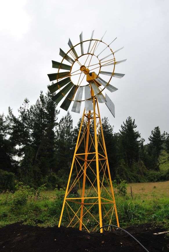 Molinos de viento para extracción de agua. Molinos de viento para extracción de agua.